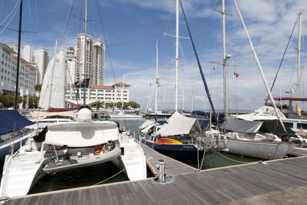 Profolio @ Straits Quay Aparthotel Tanjung Tokong Exterior photo